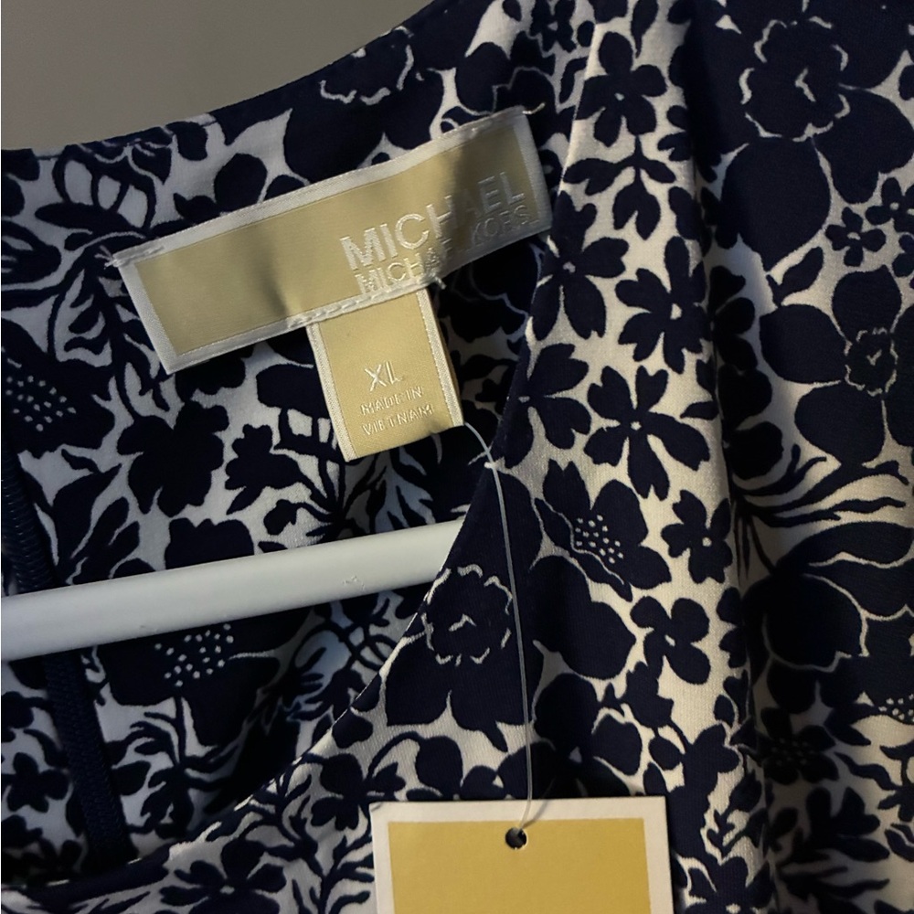 Michael Kors Navy and White Floral Knee length dress NWT - Picture 2 of 5